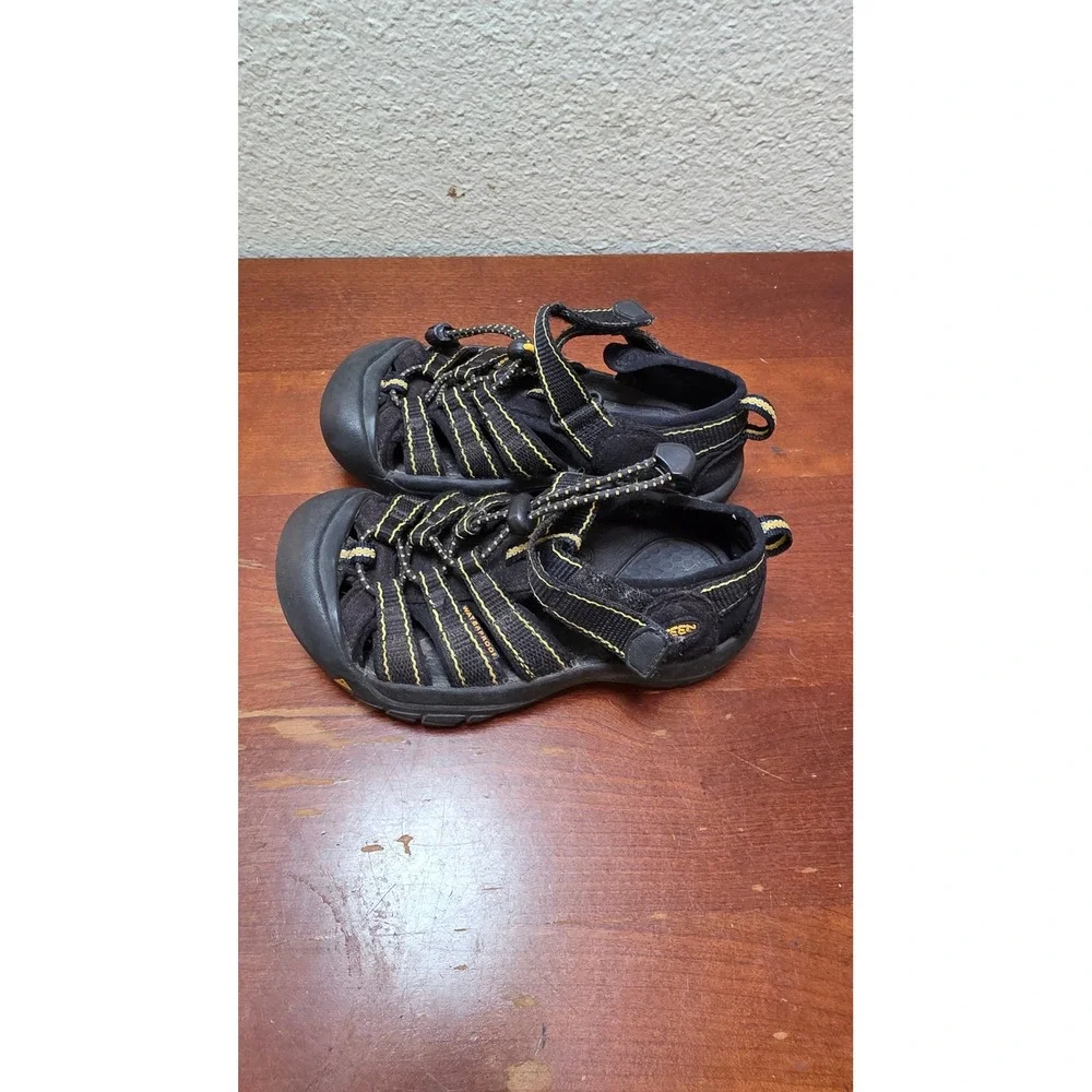 Keen Newport H2 Sandals Kids 11 Black Yellow Waterproof Hiking Water Shoes